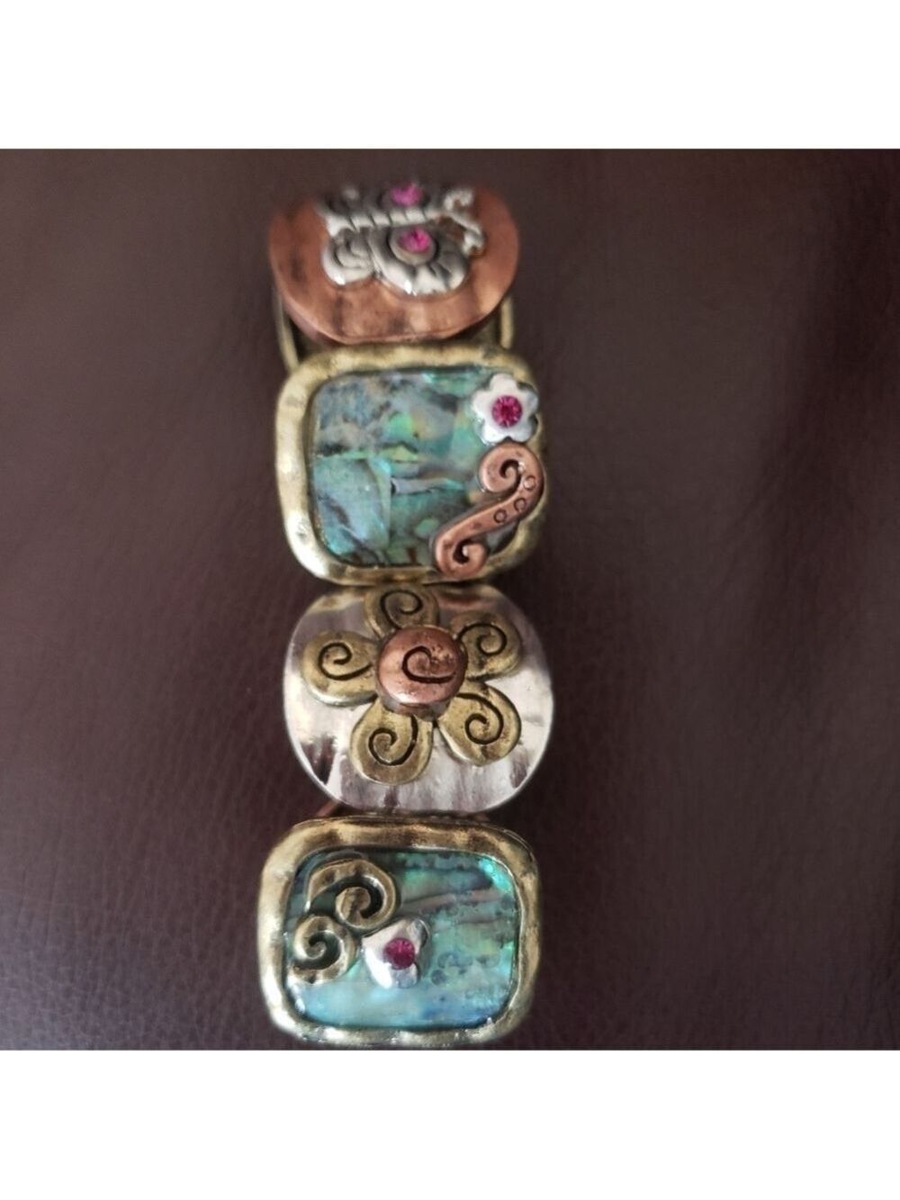 HP. Vintage Handcrafted Elastic Bracelet